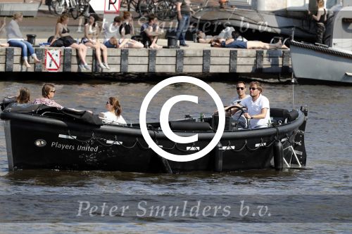 Amsterdam 7 mei 2016 
Rob Witschge en zijn vrouw Barbara aan het varen met Johnny en Danielle van t schip en hun dochter.