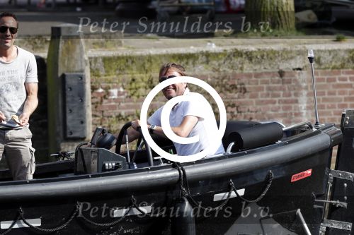 Amsterdam 7 mei 2016 
Rob Witschge en zijn vrouw Barbara aan het varen met Johnny en Danielle van t schip en hun dochter.