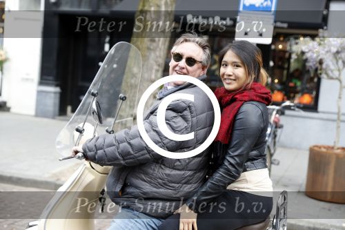 Amsterdam 12 april 2016
Robbie Hofman met een vriendin op de scooter.