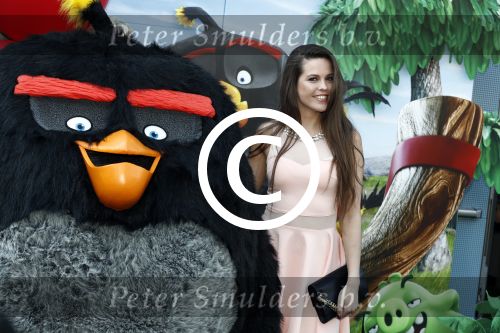 Amsterdam 7 mei 2016
Premiere Angry birds in pathe arena met oa de nederlandse stemmencast , Enzo Knol Ruben Nicolai Murth Mossel Eddy Zoe en Robin Martens. Robin met vriend  Kenzo Alvares met zijn (zusje/dochtertje??)