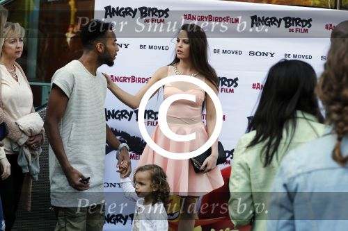 Amsterdam 7 mei 2016
Premiere Angry birds in pathe arena met oa de nederlandse stemmencast , Enzo Knol Ruben Nicolai Murth Mossel Eddy Zoe en Robin Martens. Robin met vriend  Kenzo Alvares met zijn (zusje/dochtertje??)