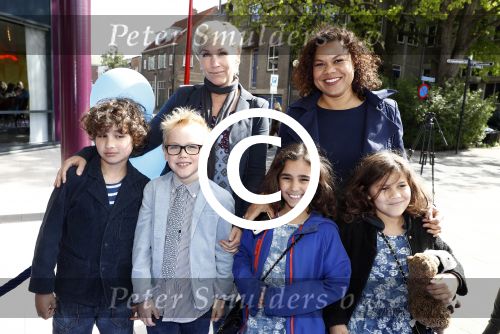 Gouda 17 april 2016
Premiere Dolfje Weerwolfje geproduceerd door Rick Engelkes naar een verhaal van Paul v Loon.
Tanja Jess met zoon