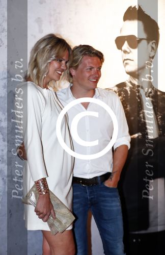 Amsterdam 6 mei 2016
Wereldpremiere van Armin v Buuren, Armin Only Embrace in het ziggo dome.
Armin kwam met zijn vrouw over de rode loper binnen. Myrthe Mylius en partner Thomas Berge