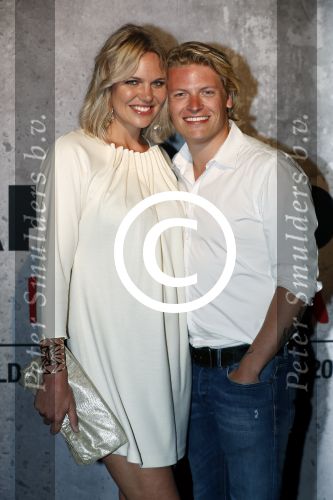 Amsterdam 6 mei 2016
Wereldpremiere van Armin v Buuren, Armin Only Embrace in het ziggo dome.
Armin kwam met zijn vrouw over de rode loper binnen. Myrthe Mylius en partner Thomas Berge