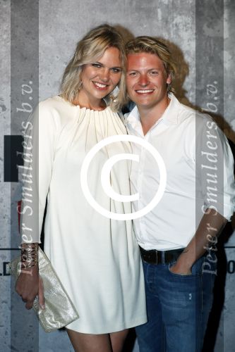 Amsterdam 6 mei 2016
Wereldpremiere van Armin v Buuren, Armin Only Embrace in het ziggo dome.
Armin kwam met zijn vrouw over de rode loper binnen. Myrthe Mylius en partner Thomas Berge