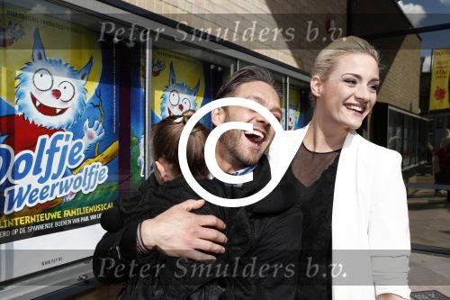 Gouda 17 april 2016
Premiere Dolfje Weerwolfje geproduceerd door Rick Engelkes naar een verhaal van Paul v Loon.
Tommie Christiaan met dochter en vriendin Michelle Splietelhof