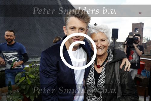 Amsterdam 18 april 2016 
Presentatie Linda man met Waldemar Torenstra op de cover. De presentatie is op het dakterras van de Bijenkorf. Waldemar met zijn moeder