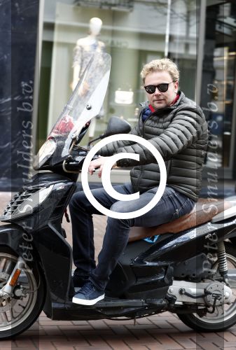 Amsterdam 16 april 2016
Wesly Bronkhorst op zijn scooter op de PC hooftstraat