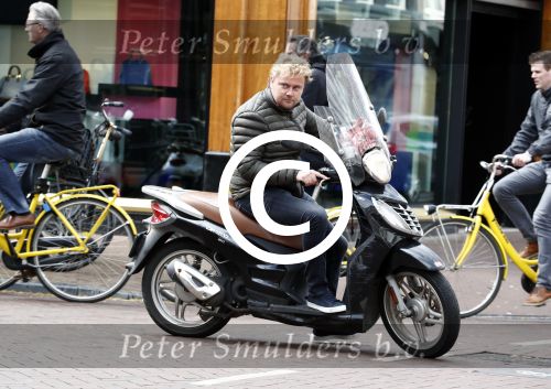 Amsterdam 16 april 2016
Wesly Bronkhorst op zijn scooter op de PC hooftstraat