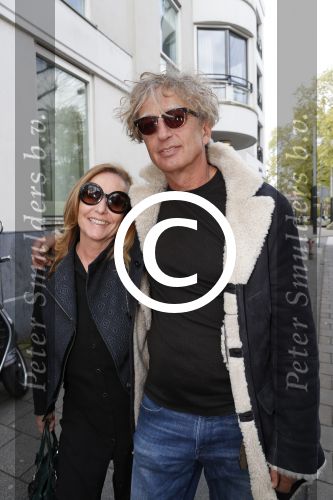 Amsterdam 13 april 2017 
Presentatie boek Dick Maas in de smet studios. Tatjana en Huub Stapel ontvangen het eerste exemplaar. Angela Groothuizen met man
