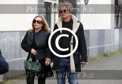 Amsterdam 13 april 2017 
Presentatie boek Dick Maas in de smet studios. Tatjana en Huub Stapel ontvangen het eerste exemplaar. Angela Groothuizen met man