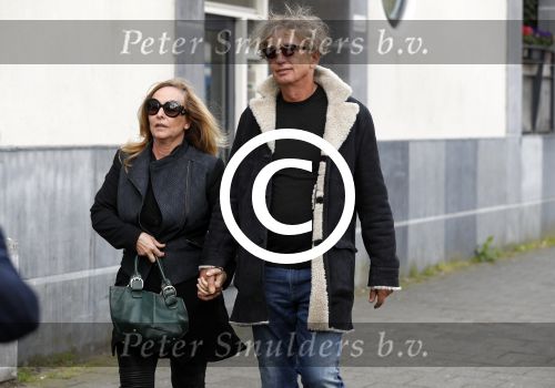 Amsterdam 13 april 2017 
Presentatie boek Dick Maas in de smet studios. Tatjana en Huub Stapel ontvangen het eerste exemplaar. Angela Groothuizen met man