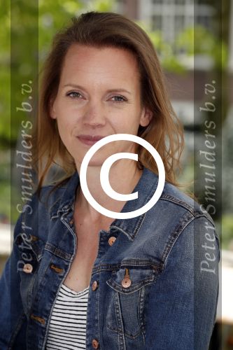 Amsterdam 13 april 2017 
Castpresentatie Huisvrouwen Bestaan Niet in vondel CS in het vondelpark. Anielle Webster