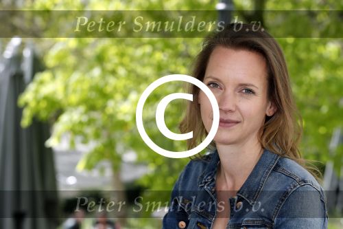 Amsterdam 13 april 2017 
Castpresentatie Huisvrouwen Bestaan Niet in vondel CS in het vondelpark. Anielle Webster