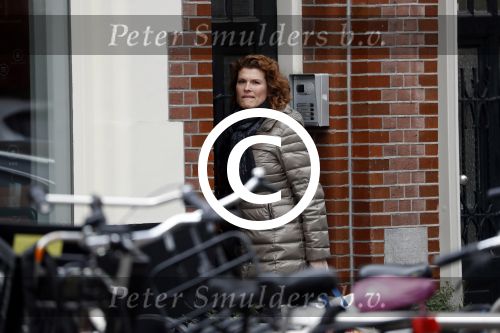 Amsterdam 4 april 2017 
Anouk v Nes na haar operatie op de fiets in Amsterdam zuid