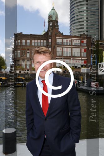 Rotterdam 9 mei 2017
Presentatie cd Joke Bruijs op een boot in Rotterdam. Bastiaan Ragas