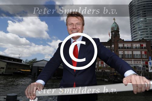 Rotterdam 9 mei 2017
Presentatie cd Joke Bruijs op een boot in Rotterdam. Bastiaan Ragas