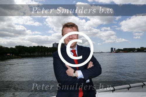 Rotterdam 9 mei 2017
Presentatie cd Joke Bruijs op een boot in Rotterdam. Bastiaan Ragas