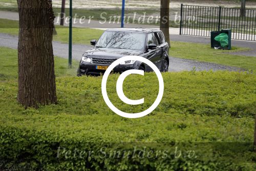 Fijnaart 21 april 2017
O\'g3ne en Frans bauer geven feestje in Fijnaart voor de kinderen van de basisschool de springplank waar ze op gezeten hebben. Mariska Frans Jr Christiaan Lucas en Jan alsmede de vader en moeder van de meiden van O\'g3ne zijn ook aanwezig.