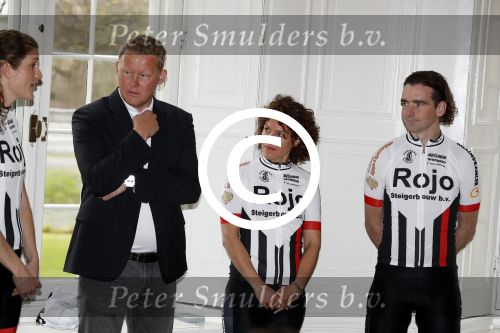 Nijkerk 14 april 2017
Presentatie sterren wielrennersteam  van jeroen Mantel. Bob de Jong en Evelien de Bruijn