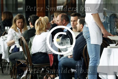 Amsterdam 10 april 2017
Connie Breukehoven met Eugene v Dun op terras.