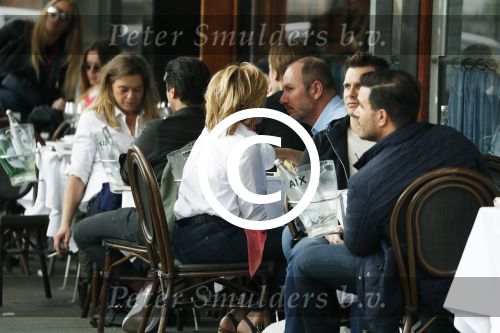 Amsterdam 10 april 2017
Connie Breukehoven met Eugene v Dun op terras.