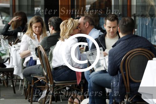 Amsterdam 10 april 2017
Connie Breukehoven met Eugene v Dun op terras.