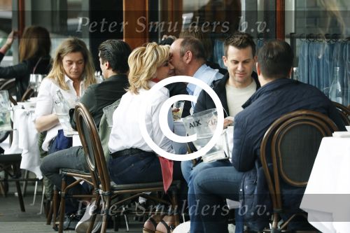 Amsterdam 10 april 2017
Connie Breukehoven met Eugene v Dun op terras.