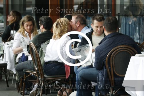 Amsterdam 10 april 2017
Connie Breukehoven met Eugene v Dun op terras.