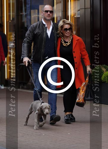 Amsterdam 29 april 2017
Connie Witteman met vriend Eugene v Dun met hun hond op de pc hooftstraat