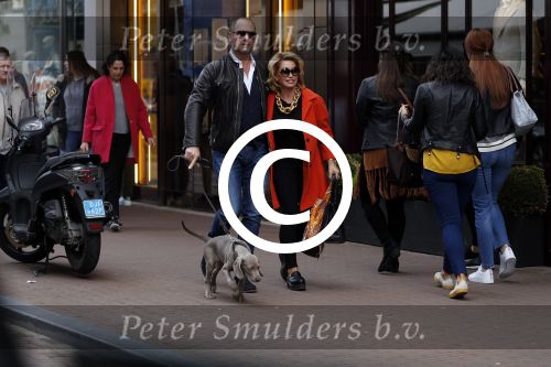 Amsterdam 29 april 2017
Connie Witteman met vriend Eugene v Dun met hun hond op de pc hooftstraat