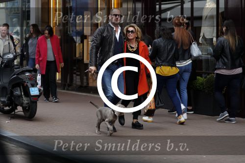 Amsterdam 29 april 2017
Connie Witteman met vriend Eugene v Dun met hun hond op de pc hooftstraat