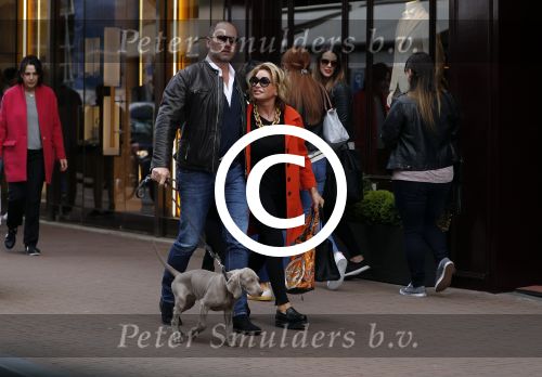 Amsterdam 29 april 2017
Connie Witteman met vriend Eugene v Dun met hun hond op de pc hooftstraat