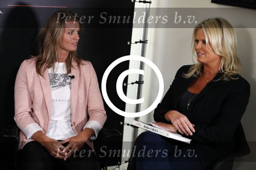 Amsterdam 9 mei 2017 
Presentatie boek Dafne Schippers en haar zus Sanne . Titel van het boek is Dafne Likes.