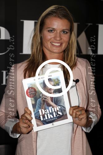 Amsterdam 9 mei 2017 
Presentatie boek Dafne Schippers en haar zus Sanne . Titel van het boek is Dafne Likes.