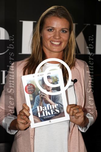 Amsterdam 9 mei 2017 
Presentatie boek Dafne Schippers en haar zus Sanne . Titel van het boek is Dafne Likes.