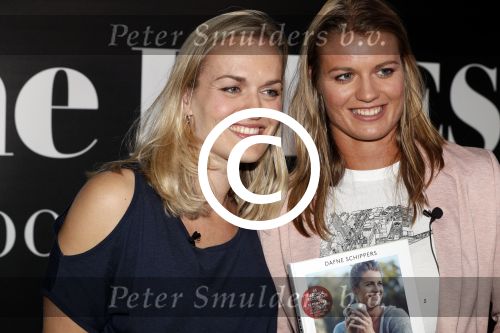 Amsterdam 9 mei 2017 
Presentatie boek Dafne Schippers en haar zus Sanne . Titel van het boek is Dafne Likes.