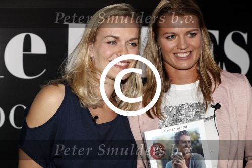 Amsterdam 9 mei 2017 
Presentatie boek Dafne Schippers en haar zus Sanne . Titel van het boek is Dafne Likes.