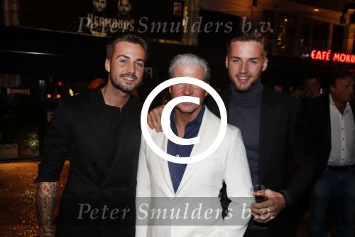 Amsterdam 1 april 2017
Dave en Donny Roelvink open Club Hermanos op het Leidse plein.
Papa Dries Honoria mama Lucienne en de vriendinnen  Amije ( Donny)  en Julia (Dave) waren erbij.