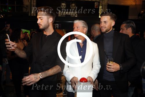 Amsterdam 1 april 2017
Dave en Donny Roelvink open Club Hermanos op het Leidse plein.
Papa Dries Honoria mama Lucienne en de vriendinnen  Amije ( Donny)  en Julia (Dave) waren erbij.
