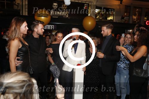 Amsterdam 1 april 2017
Dave en Donny Roelvink open Club Hermanos op het Leidse plein.
Papa Dries Honoria mama Lucienne en de vriendinnen  Amije ( Donny)  en Julia (Dave) waren erbij.