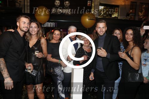 Amsterdam 1 april 2017
Dave en Donny Roelvink open Club Hermanos op het Leidse plein.
Papa Dries Honoria mama Lucienne en de vriendinnen  Amije ( Donny)  en Julia (Dave) waren erbij.