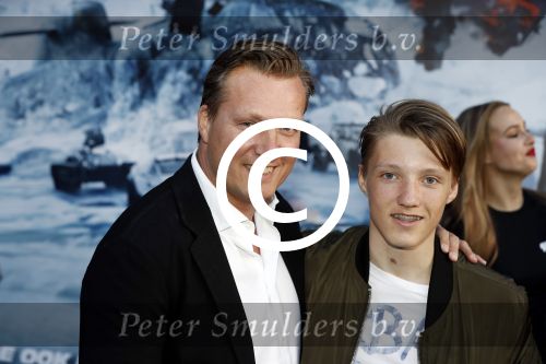 Amsterdam 11 april 2017
Premiere the fast and the furious 8 in pathe arena. david Bijlsma met zoon