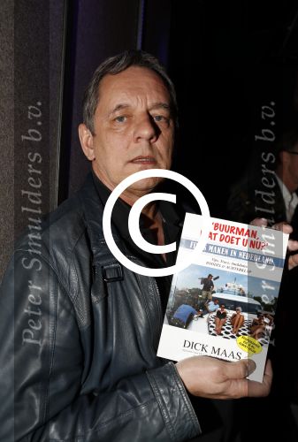 Amsterdam 13 april 2017 
Presentatie boek Dick Maas in de smet studios. Tatjana en Huub Stapel ontvangen het eerste exemplaar.