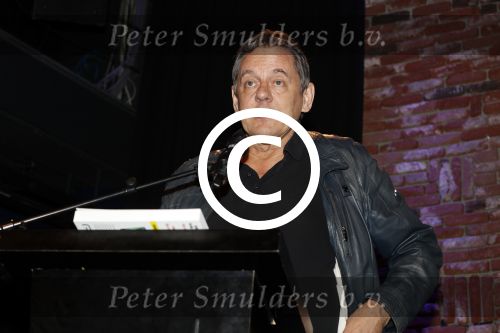 Amsterdam 13 april 2017 
Presentatie boek Dick Maas in de smet studios. Tatjana en Huub Stapel ontvangen het eerste exemplaar.
