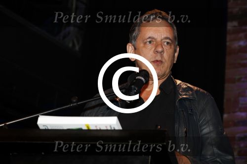 Amsterdam 13 april 2017 
Presentatie boek Dick Maas in de smet studios. Tatjana en Huub Stapel ontvangen het eerste exemplaar.