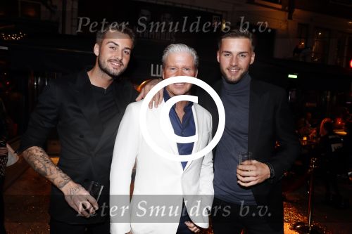 Amsterdam 1 april 2017
Dave en Donny Roelvink open Club Hermanos op het Leidse plein.
Papa Dries Honoria mama Lucienne en de vriendinnen  Amije ( Donny)  en Julia (Dave) waren erbij.