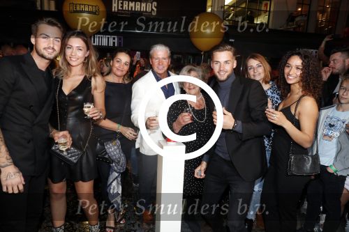 Amsterdam 1 april 2017
Dave en Donny Roelvink open Club Hermanos op het Leidse plein.
Papa Dries Honoria mama Lucienne en de vriendinnen  Amije ( Donny)  en Julia (Dave) waren erbij.