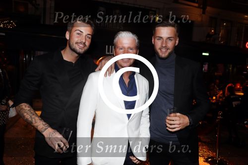 Amsterdam 1 april 2017
Dave en Donny Roelvink open Club Hermanos op het Leidse plein.
Papa Dries Honoria mama Lucienne en de vriendinnen  Amije ( Donny)  en Julia (Dave) waren erbij.