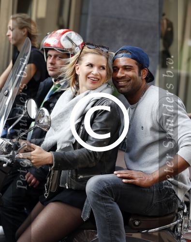 Amsterdam 12 mei 2017  
Edwin Jonker met vriendin op vespa scooter